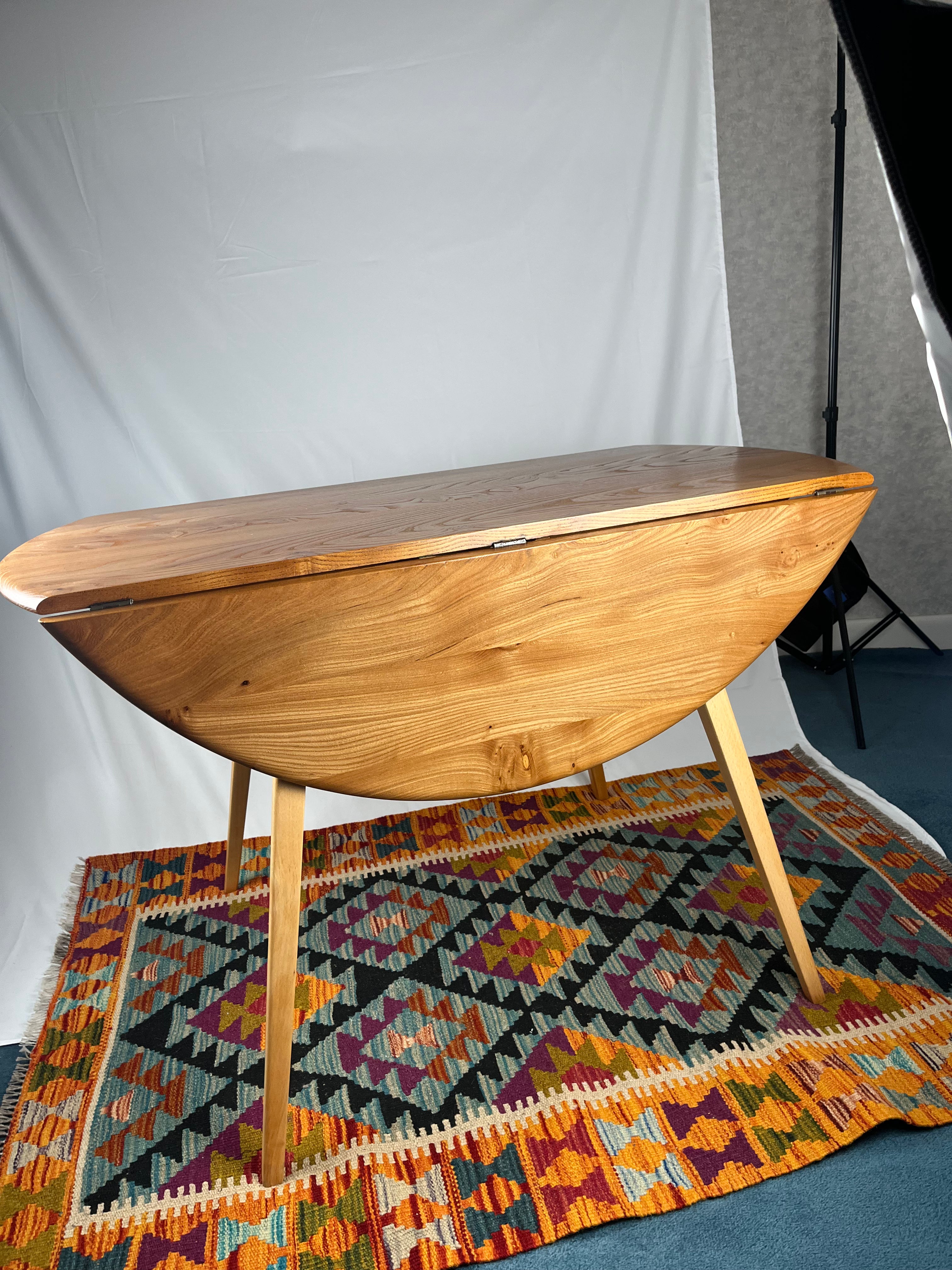 Ercol 384 Dining Table