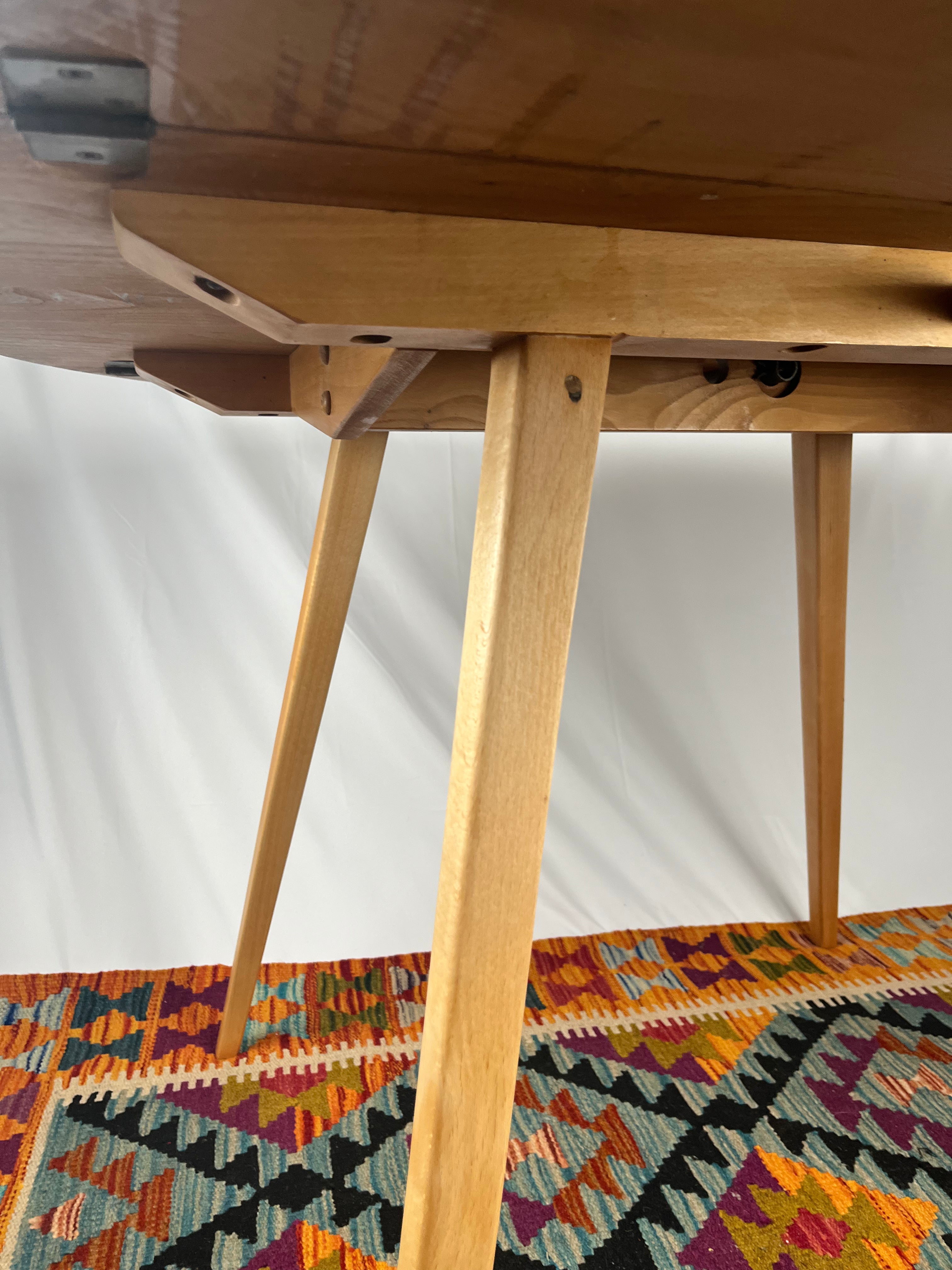 Ercol 384 Dining Table